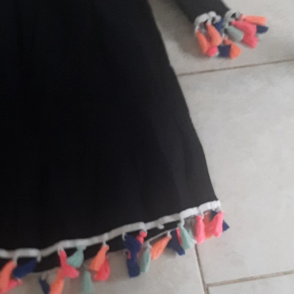 COTTON💐Cute Off Shoulder with Colorful Tassels Size Medium - Picture 7 of 7